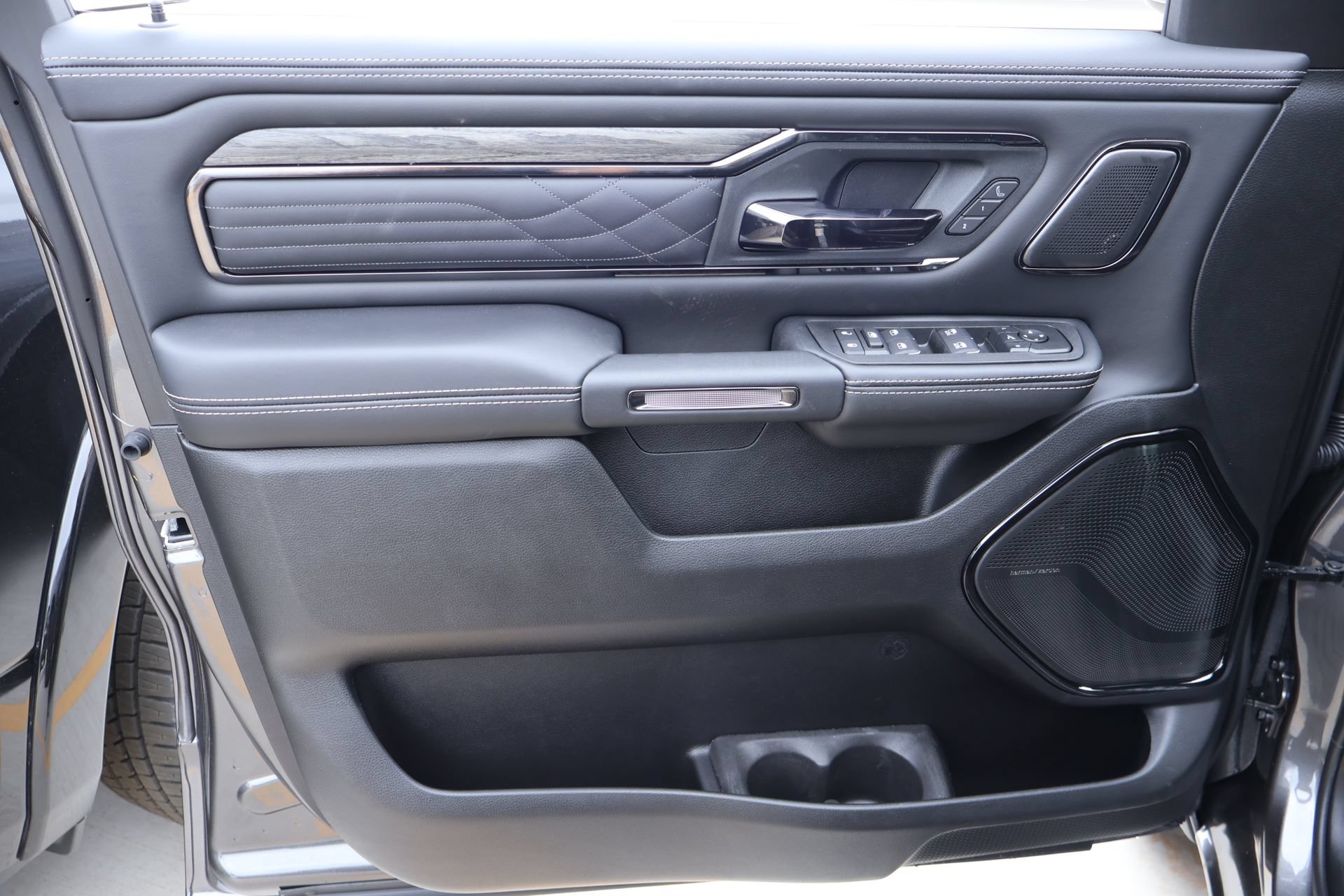 New 2026 RAM 1500 Limited AWD/4WD image 17