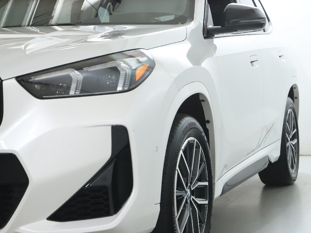 Used 2023 BMW X1 xDrive28i w/ Premium Package AWD/4WD image 4
