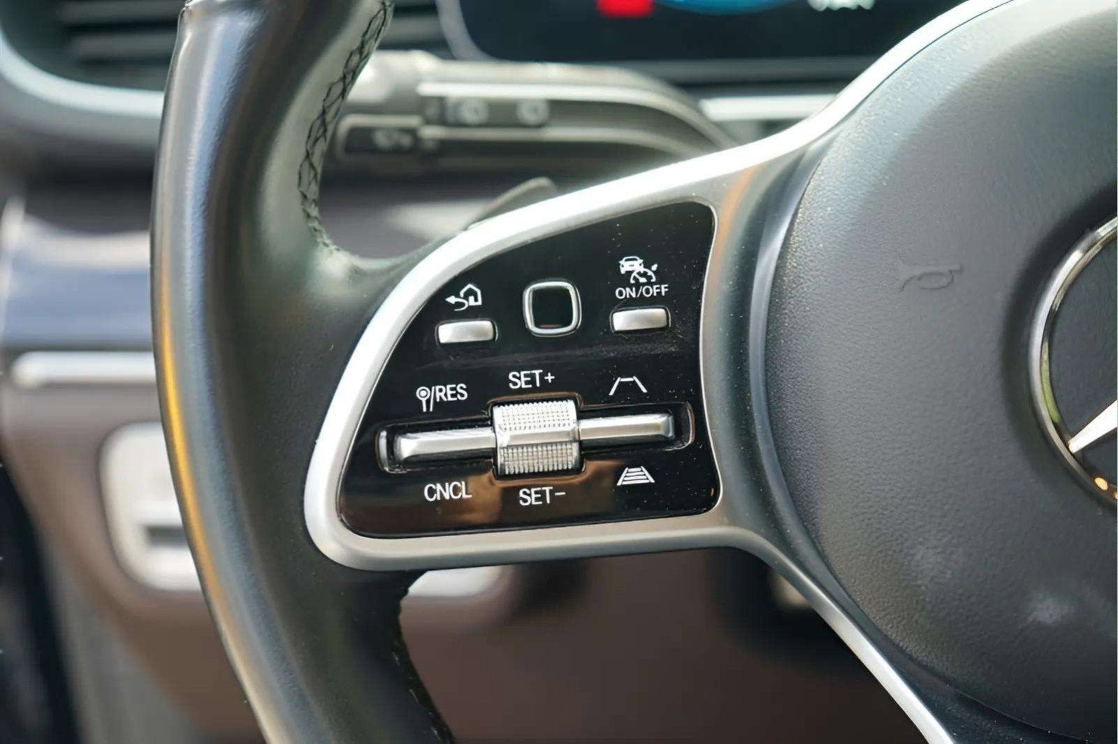 Used 2022 Mercedes-Benz GLS 450 4MATIC image 39