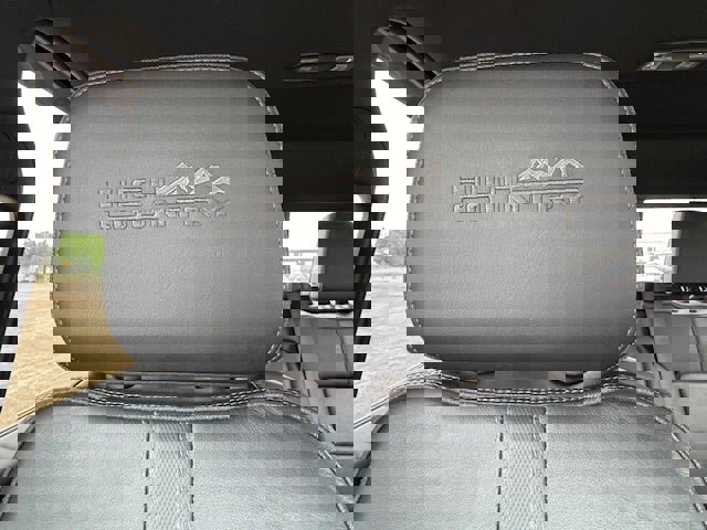 Used 2019 Chevrolet Silverado 1500 High Country w/ Safety Package II image 44