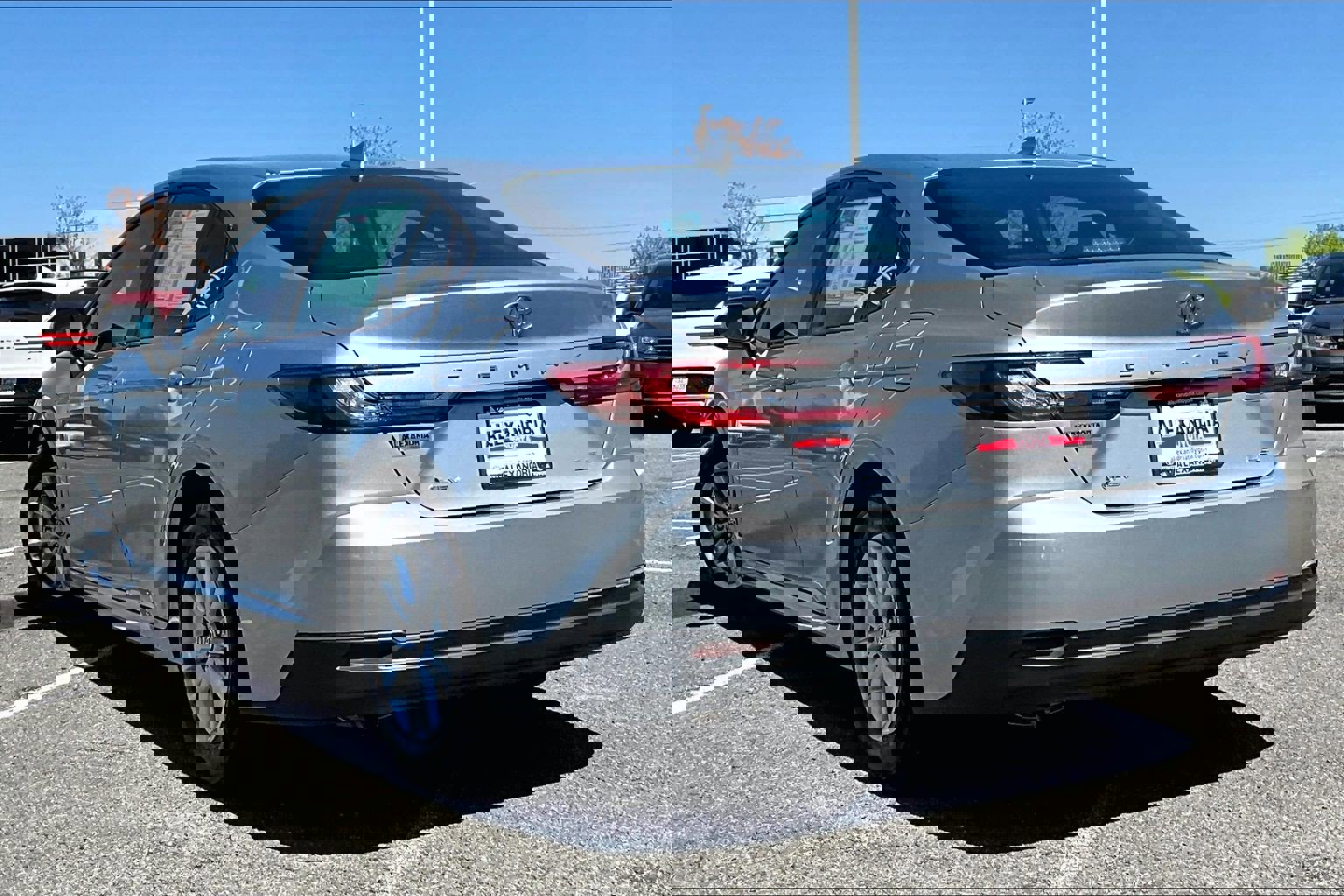 Used 2025 Toyota Camry LE FWD image 11