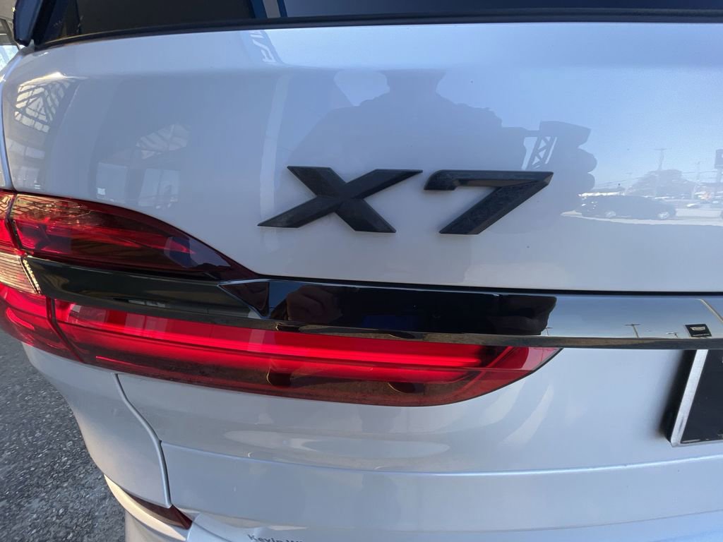 Used 2022 BMW X7 xDrive40i w/ M Sport Package image 33