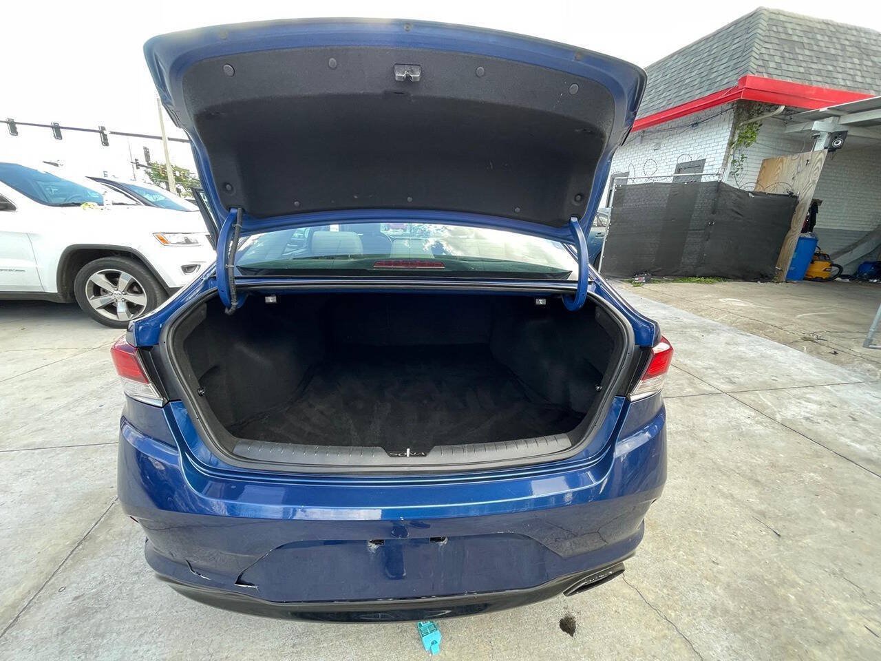 Used 2018 Hyundai Sonata Limited FWD image 2