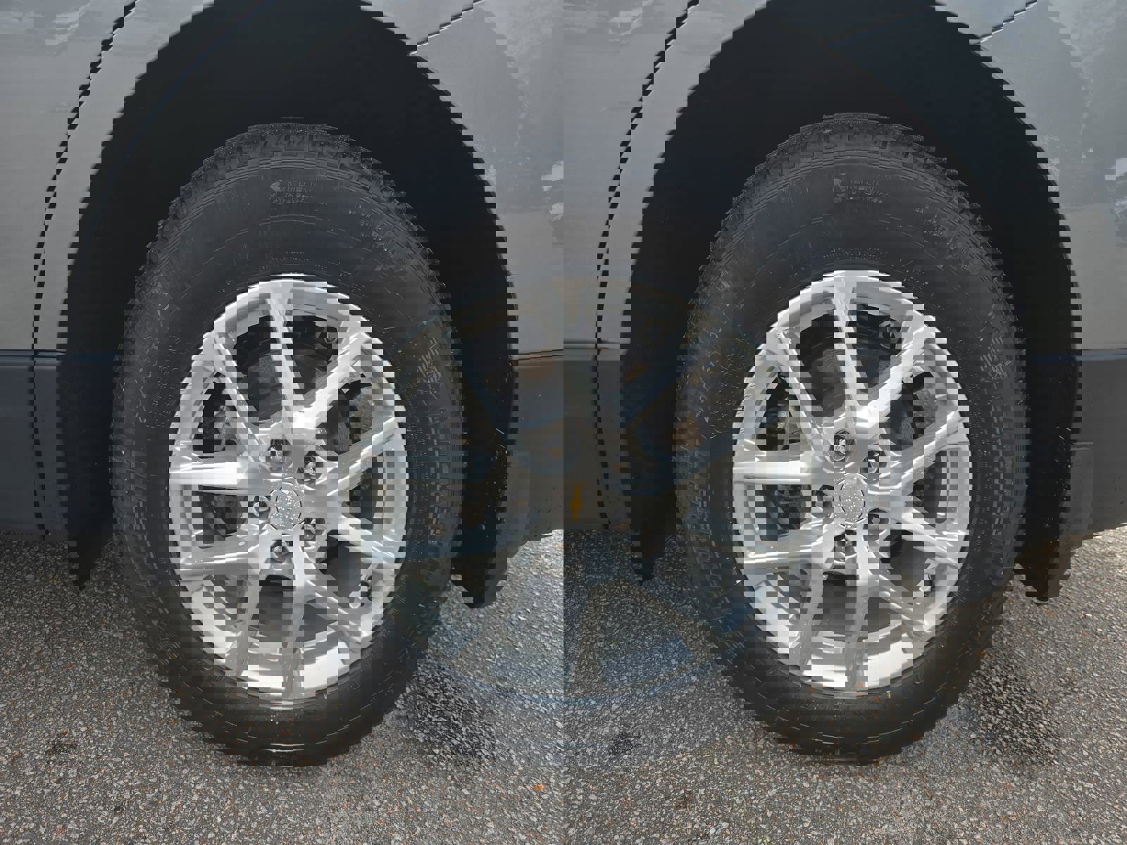 Used 2023 Chevrolet Equinox LT w/ LPO, Floor Liner Package image 33