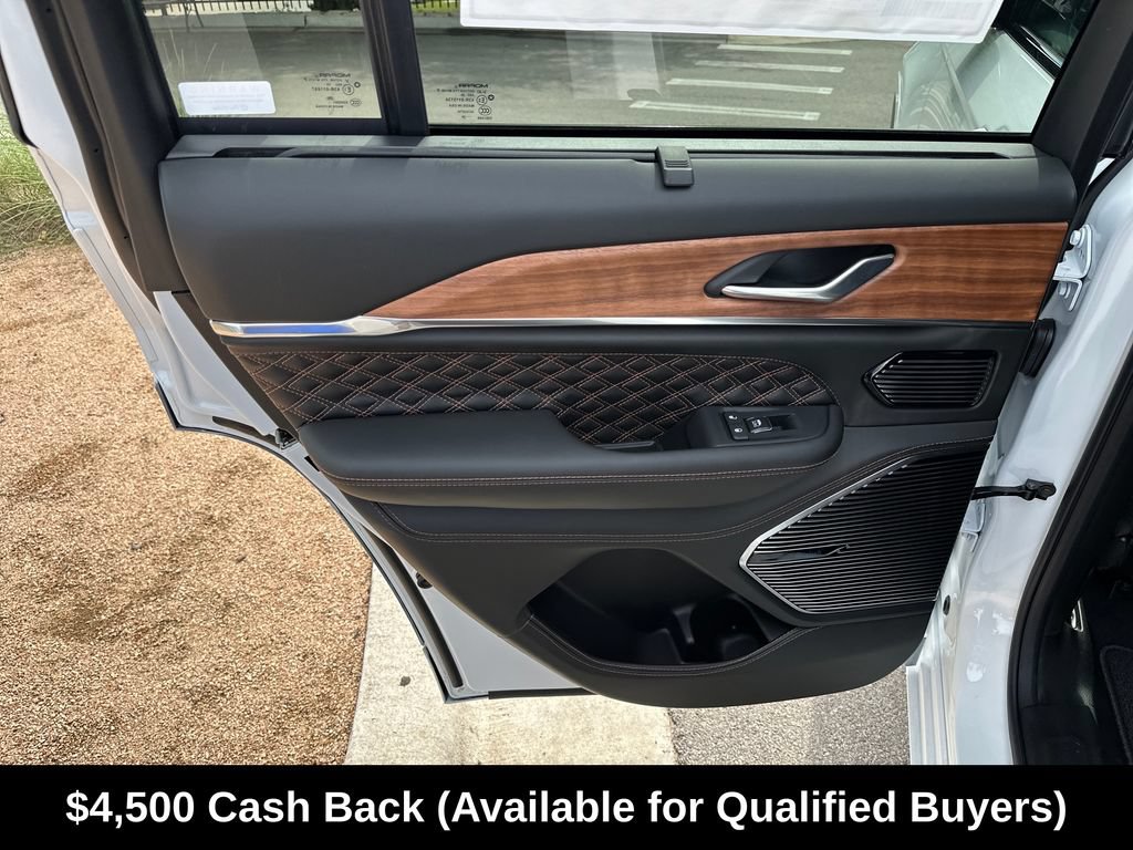 New 2026 Jeep Grand Cherokee Summit w/ Obsidian Package AWD/4WD image 31