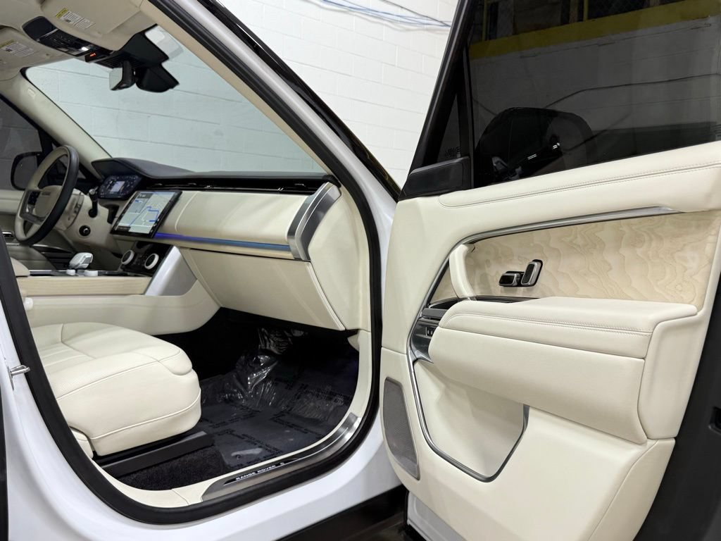 Used 2023 Land Rover Range Rover SV AWD/4WD image 59