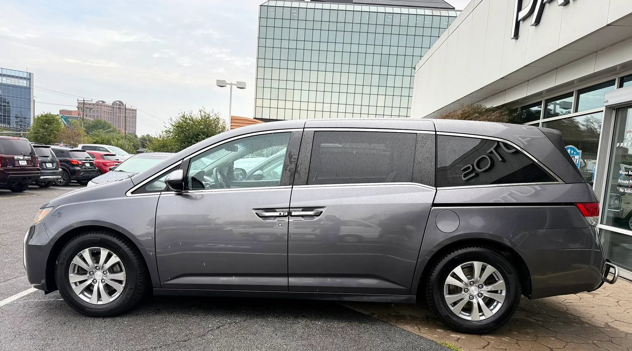 Used 2015 Honda Odyssey EX image 4