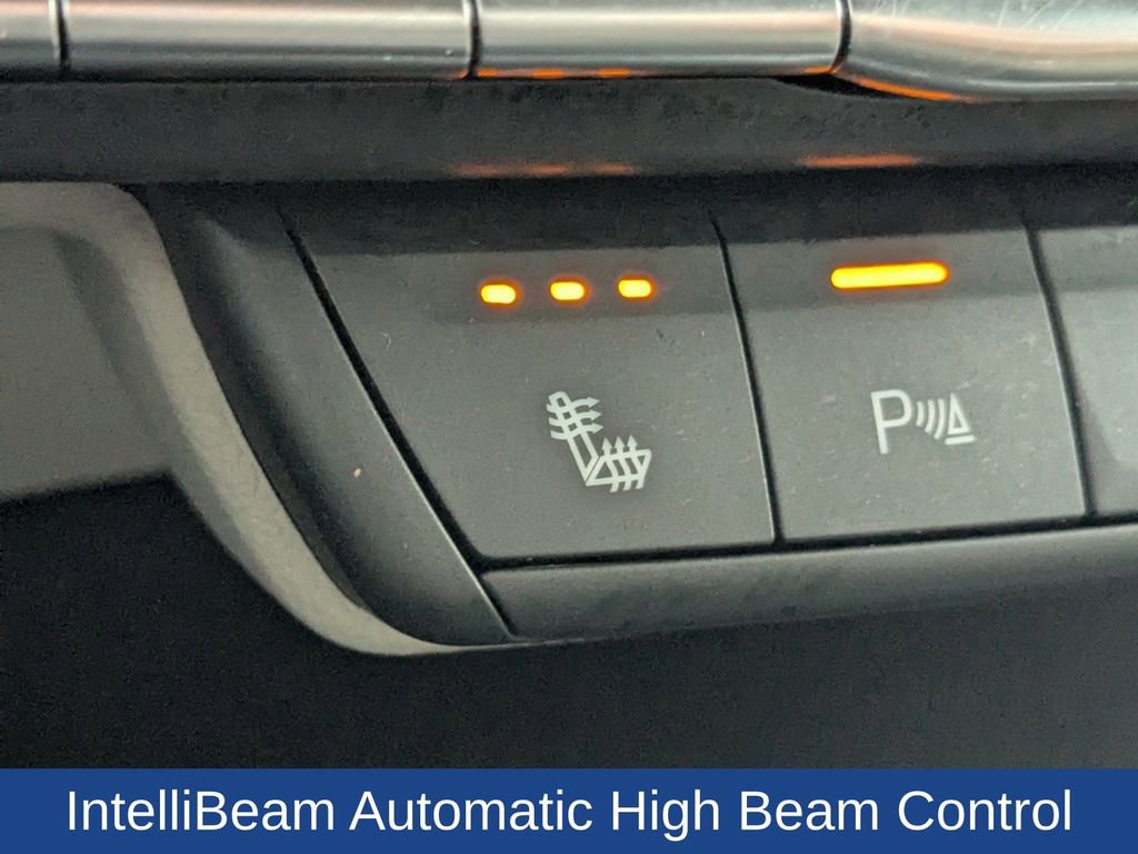 Used 2021 Cadillac XT4 Premium Luxury w/ Cold Weather Package image 23