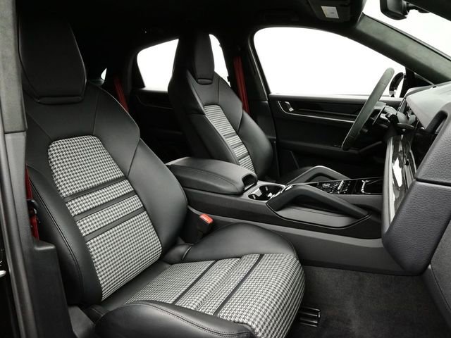 Certified 2024 Porsche Cayenne Coupe AWD/4WD image 18
