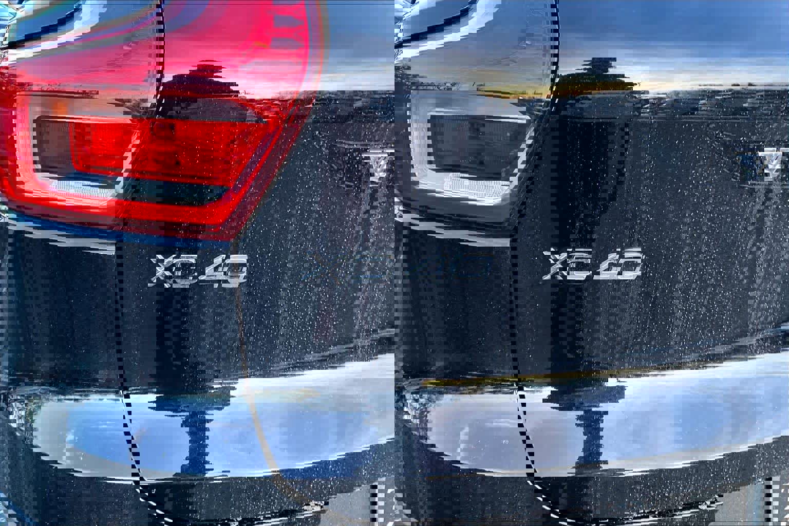 Certified 2024 Volvo XC40 B5 Plus w/ Protection Package Premier image 30