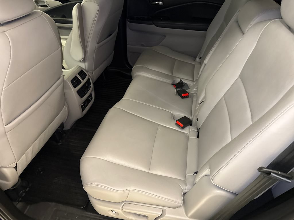 Used 2018 Honda Pilot Touring image 18