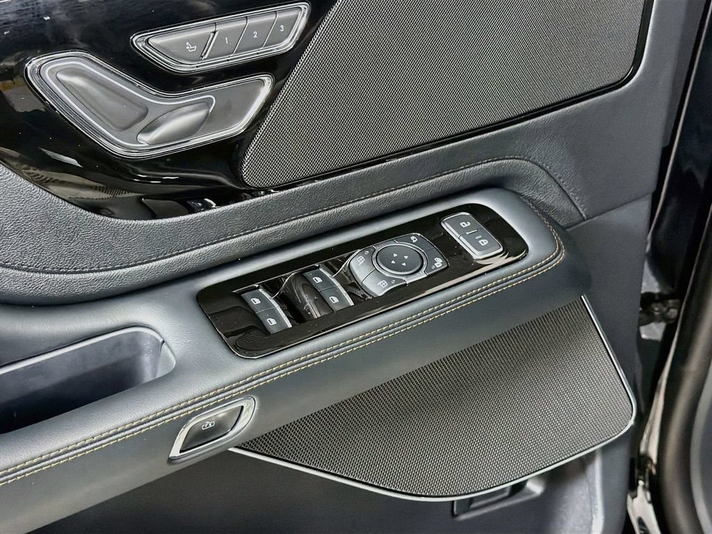 Used 2026 Lincoln Aviator 2WD image 17