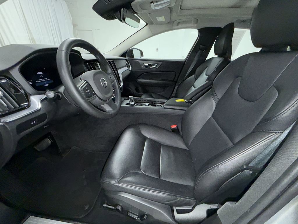 Used 2025 Volvo S60 B5 Core AWD/4WD image 3