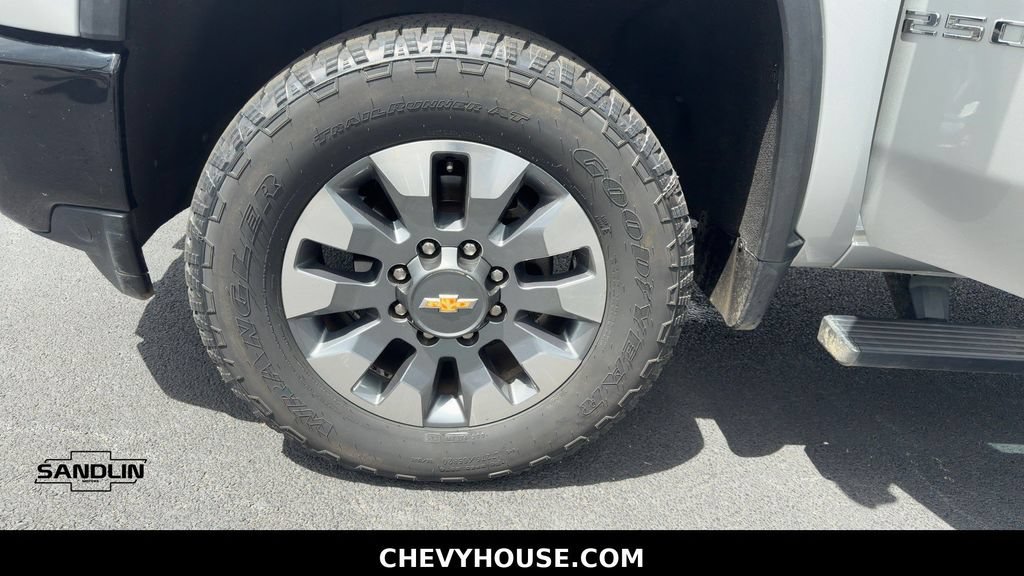 Used 2023 Chevrolet Silverado 2500 Custom w/ Custom Value Package AWD/4WD image 27