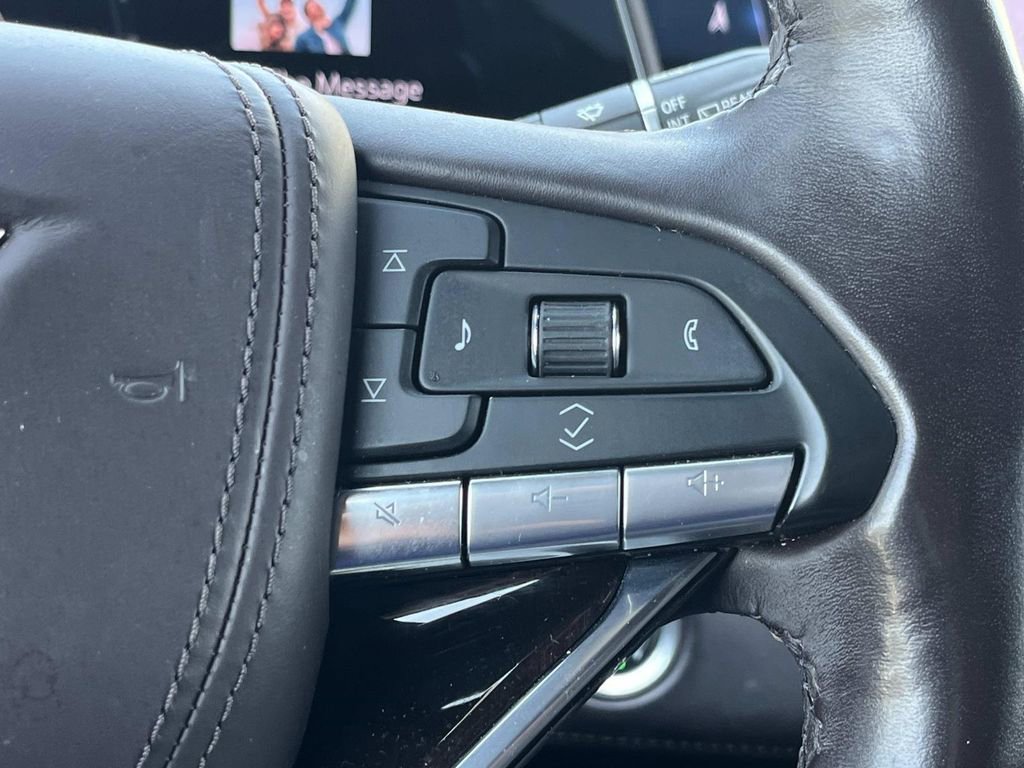 Used 2022 Cadillac Escalade Premium Luxury Platinum image 34