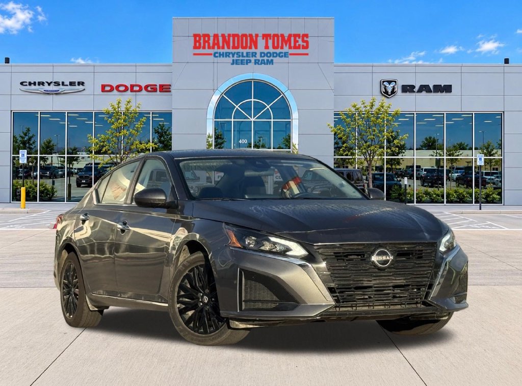 Used 2025 Nissan Altima 2.5 SV w/ SV Special Edition Package AWD/4WD image 1