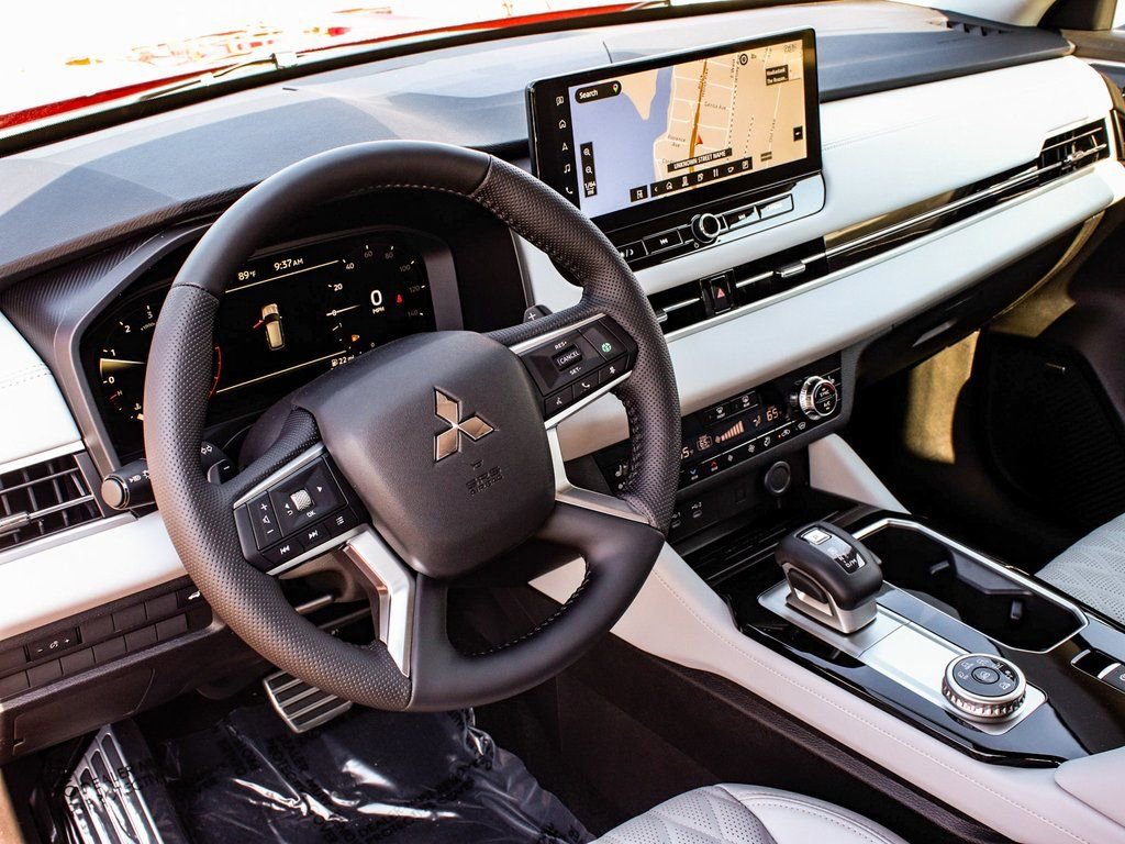 New 2025 Mitsubishi Outlander SEL AWD/4WD image 16