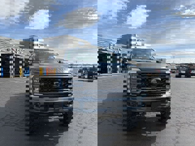 New 2026 Ford F250 Lariat w/ Black Appearance Package image 51