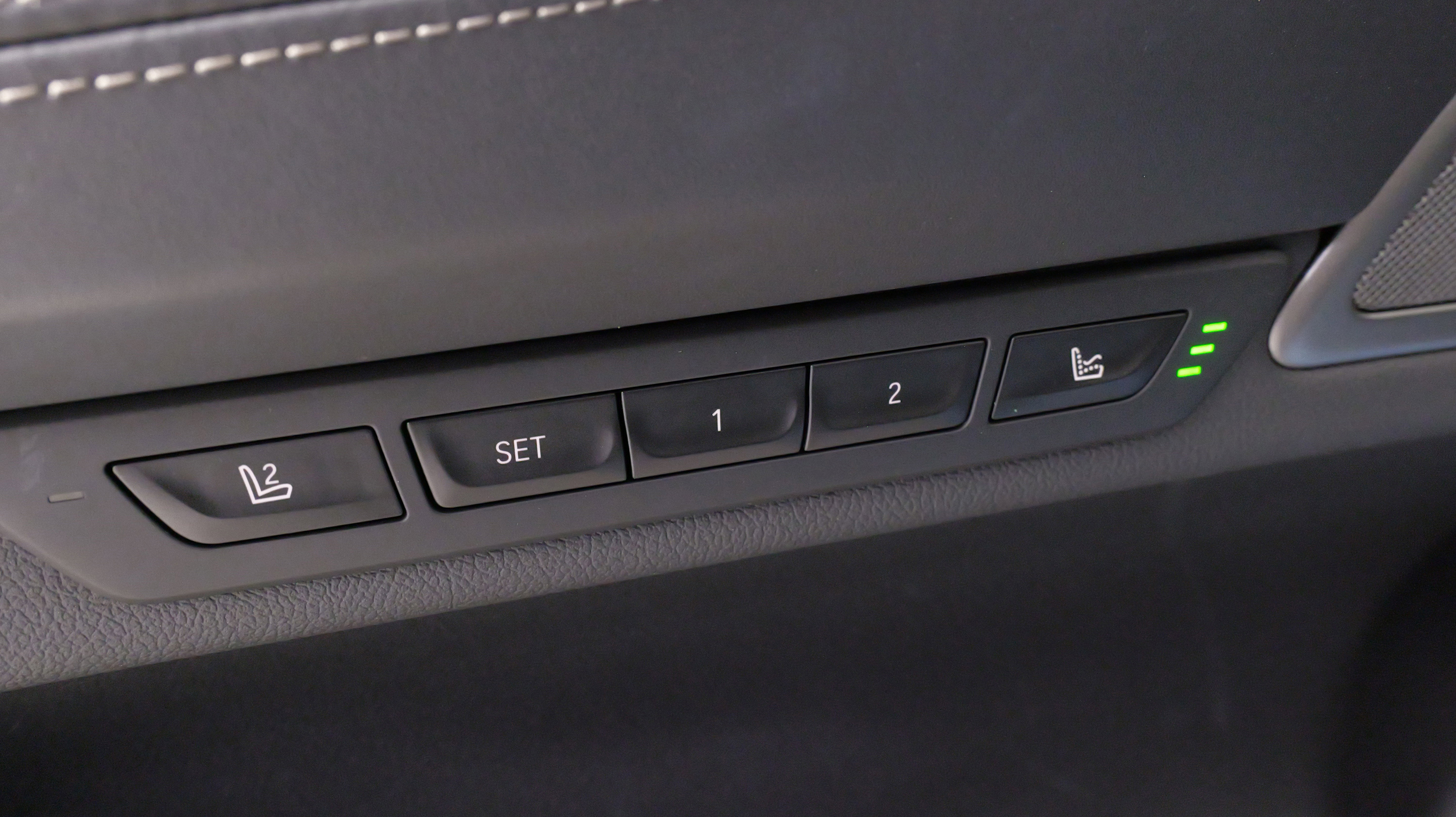 Used 2022 BMW 750i xDrive 750i xDrive w/ Executive Package image 30