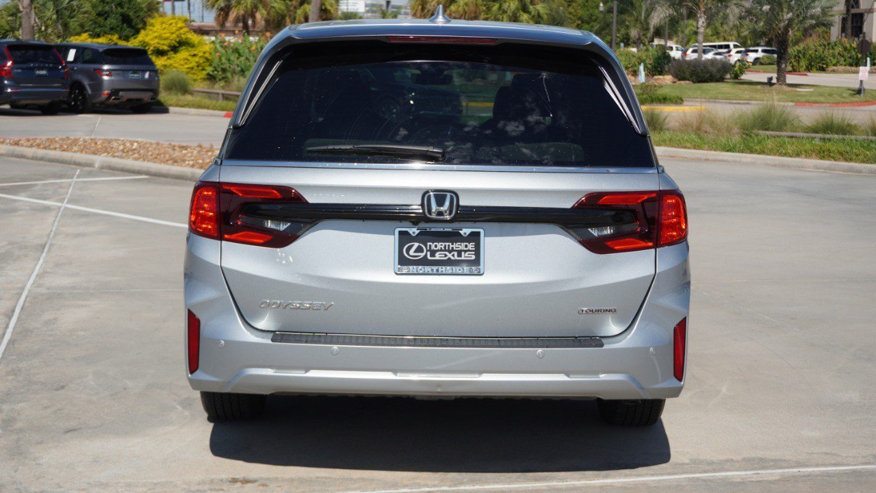 Used 2025 Honda Odyssey Touring image 7
