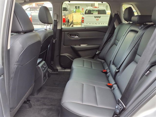 Certified 2025 Nissan Rogue SV w/ SV Premium Package image 18