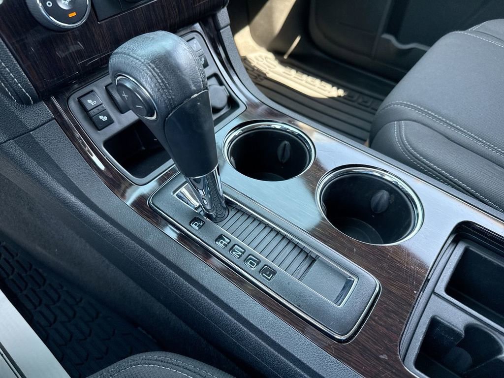 Used 2017 Chevrolet Traverse LT w/ Style and Technology Package FWD image 19