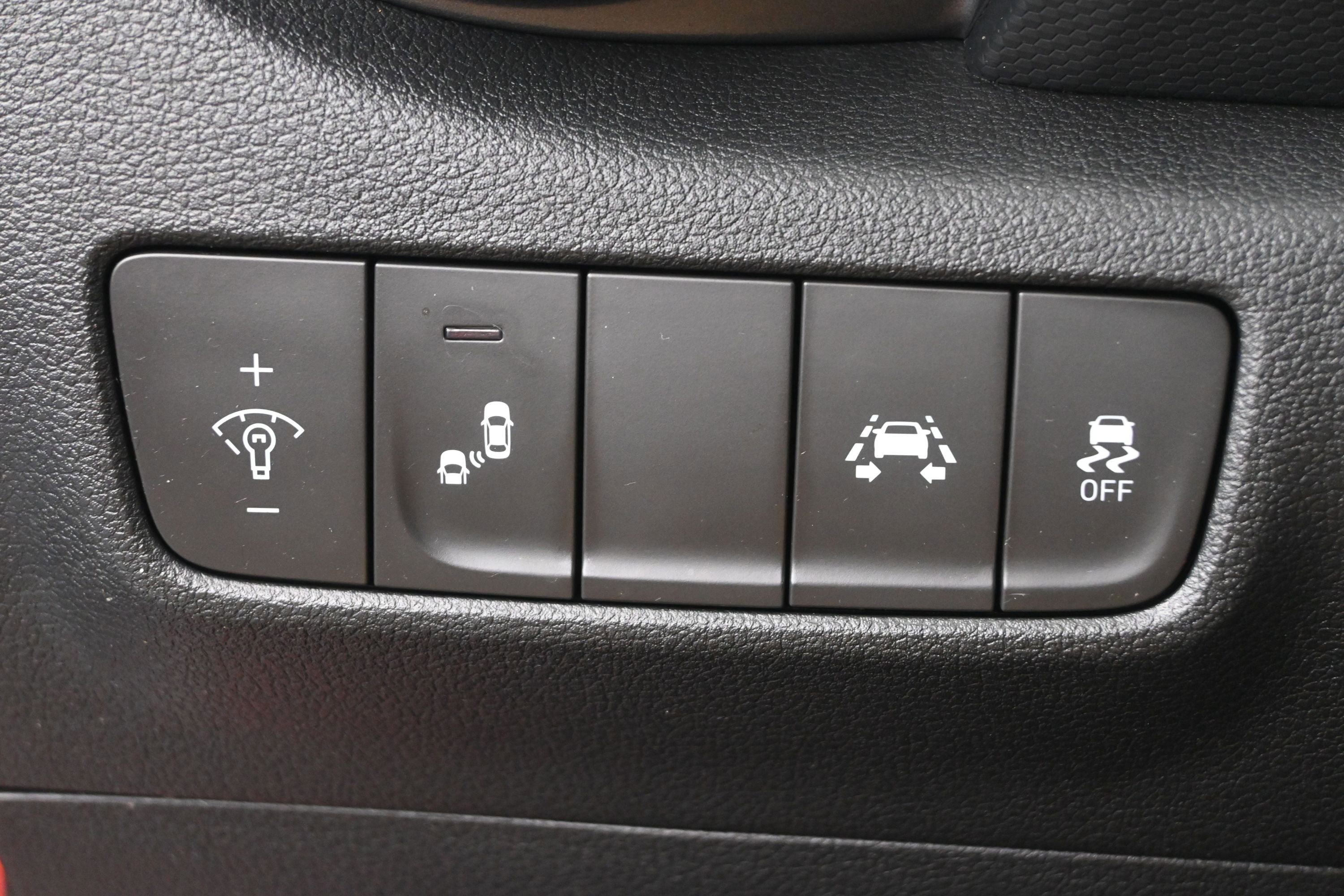 Used 2019 Hyundai Kona SEL AWD/4WD image 12