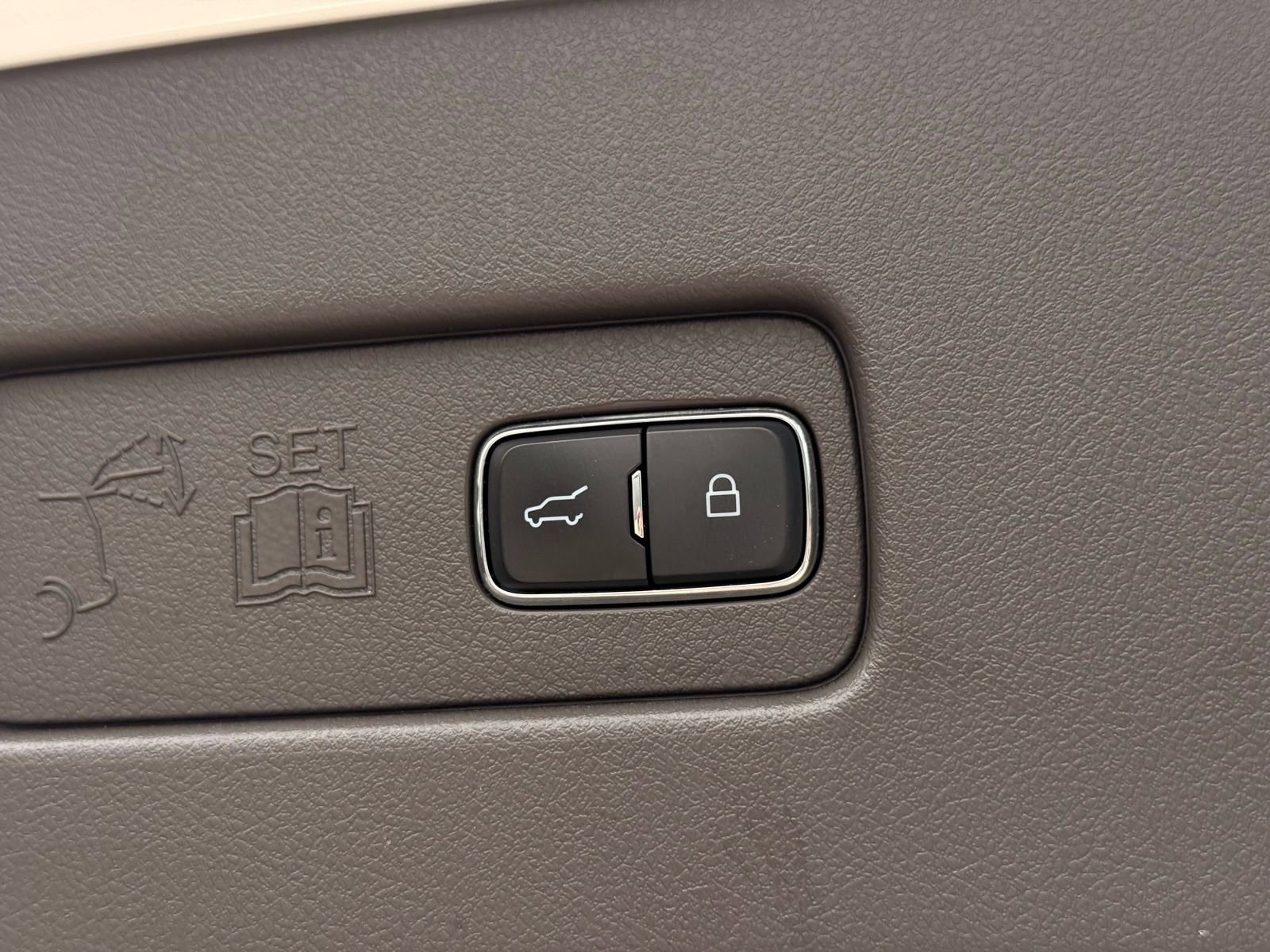 Used 2021 Lincoln Aviator Reserve w/ Equipment Group 210A image 51