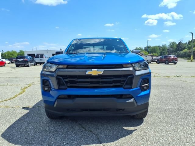 Used 2024 Chevrolet Colorado LT w/ LT Convenience Package II AWD/4WD image 2