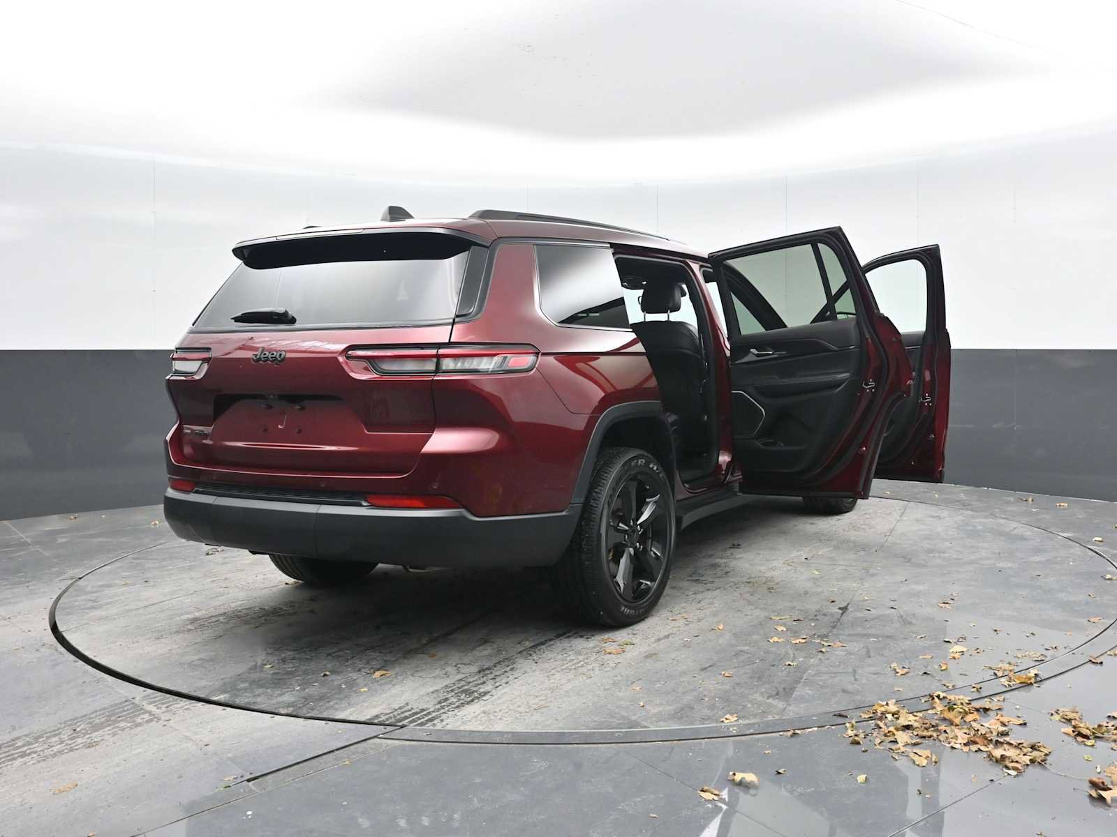 Used 2021 Jeep Grand Cherokee L Laredo image 43