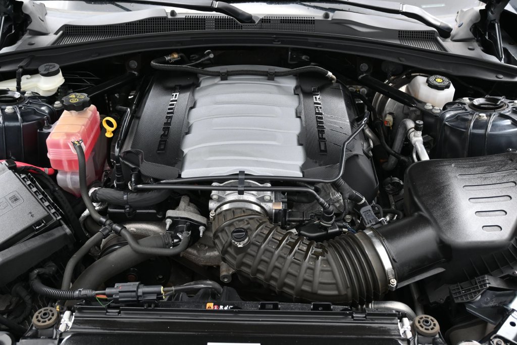 Used 2023 Chevrolet Camaro LT RWD image 34