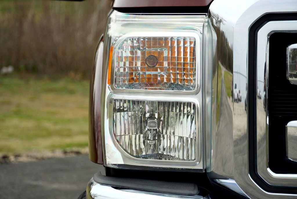 Used 2015 Ford F250 XLT w/ XLT Premium Package image 3