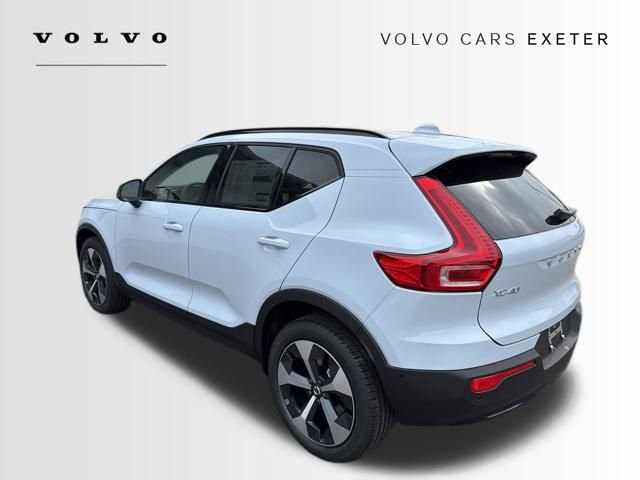 New 2026 Volvo XC40 B5 Plus w/ Protection Package Premier AWD/4WD image 4
