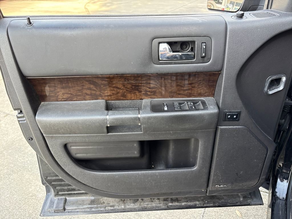 Used 2018 Ford Flex Limited w/ Class III Trailer Tow Package image 15