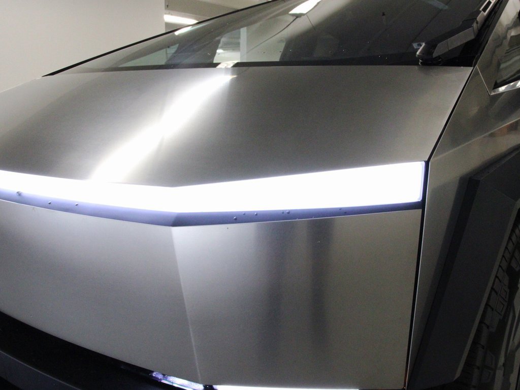 Used 2024 Tesla Cybertruck AWD Crew Cab image 9