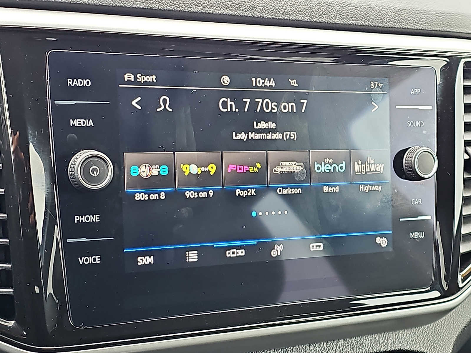 Used 2022 Volkswagen Atlas Cross Sport SE image 17