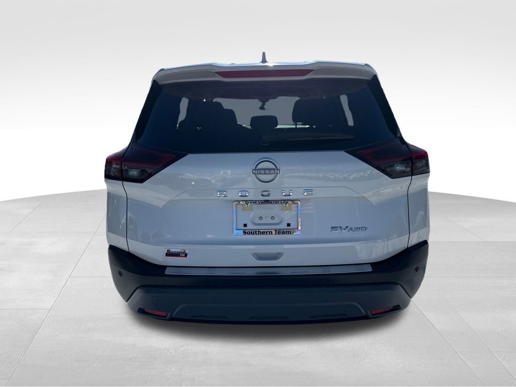 Used 2023 Nissan Rogue SV image 5
