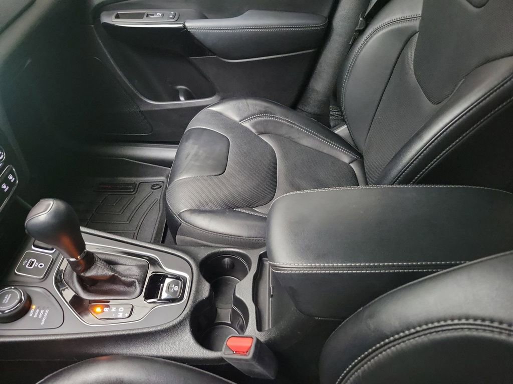 Used 2023 Jeep Cherokee Altitude Lux image 28