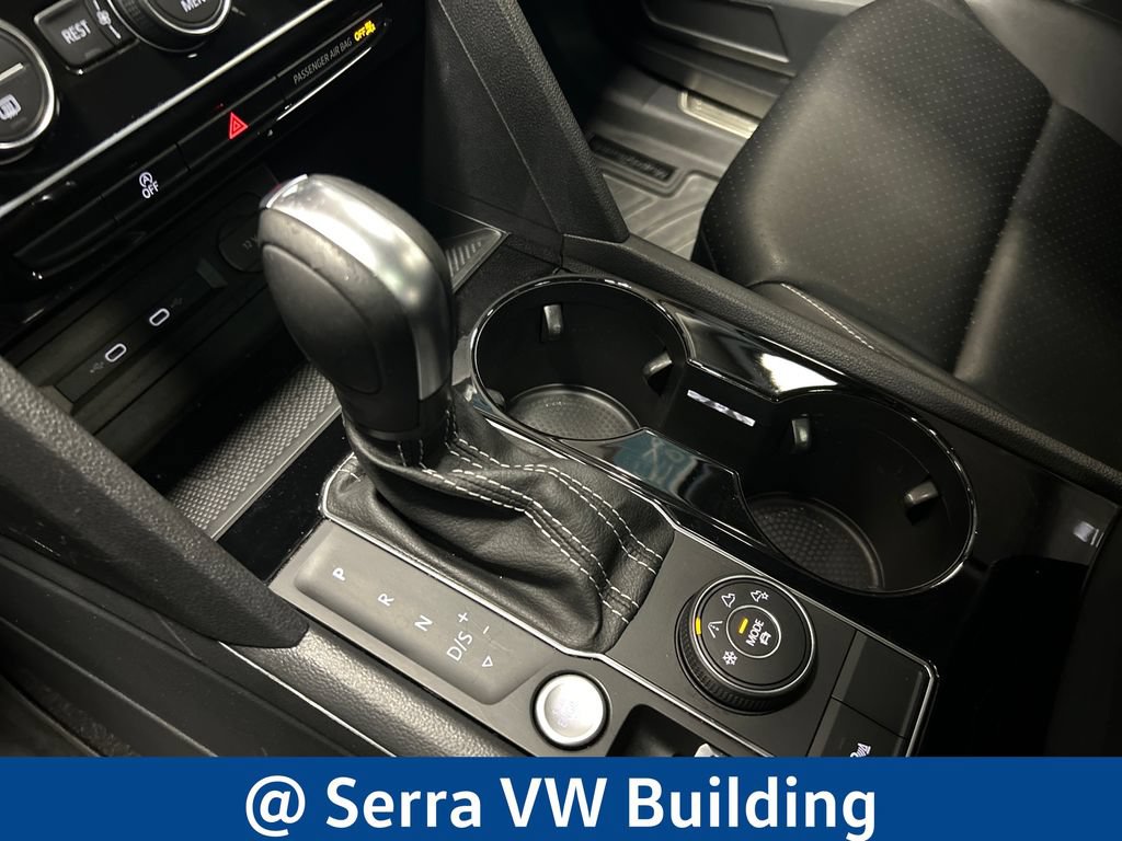 Certified 2022 Volkswagen Atlas SEL R-Line AWD/4WD image 27