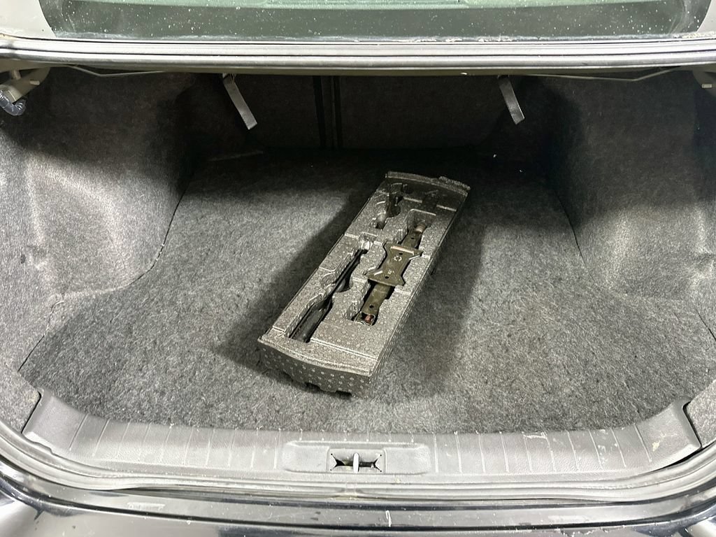 Used 2017 Nissan Altima 2.5 SR w/ Midnight Edition Package FWD image 16