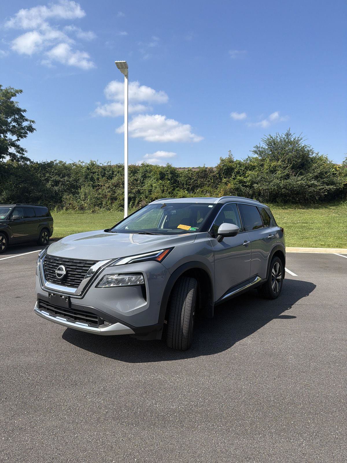 Used 2023 Nissan Rogue Platinum w/ Platinum Premium Package AWD/4WD image 1