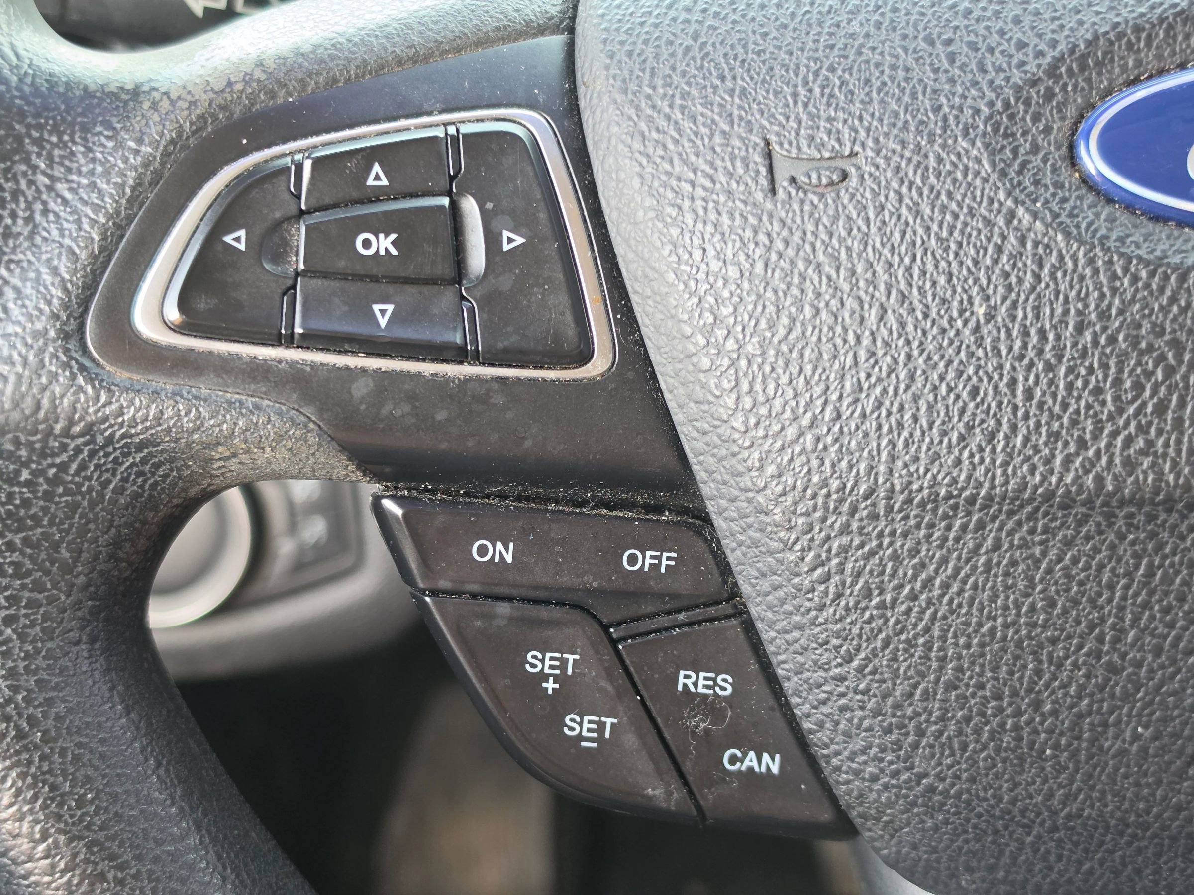 Used 2019 Ford Escape SE FWD image 17