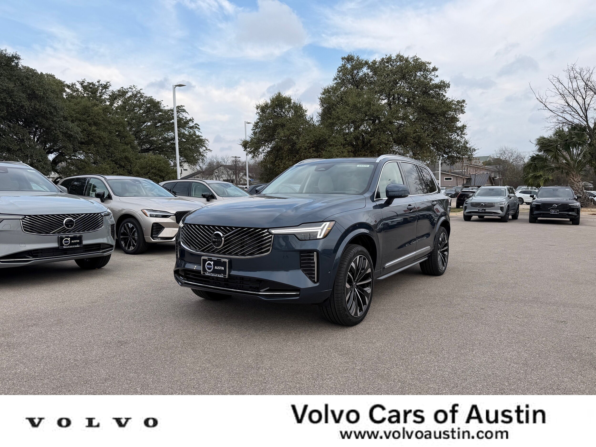 New 2026 Volvo XC90 B6 Ultra w/ Protection Package