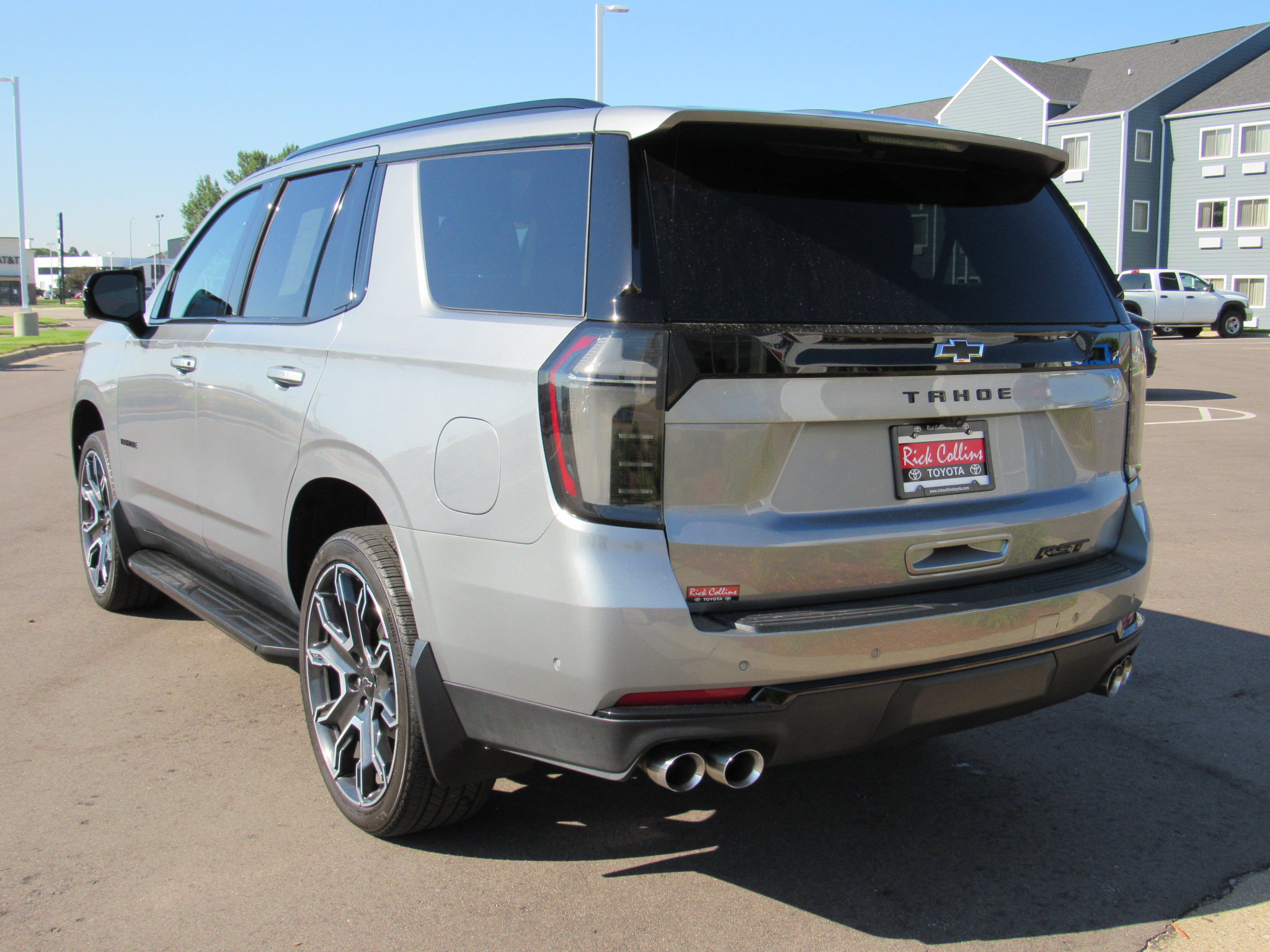 Used 2025 Chevrolet Tahoe RST w/ RST Capability Package AWD/4WD image 8
