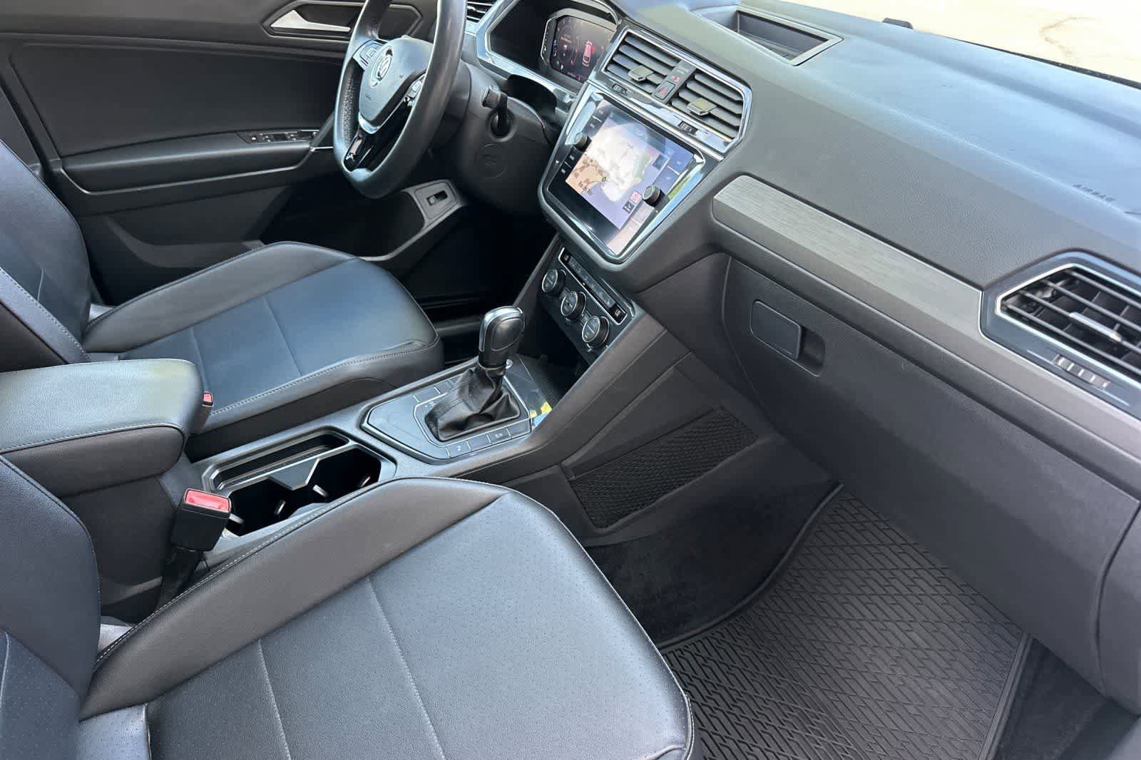 Used 2020 Volkswagen Tiguan SEL FWD image 18