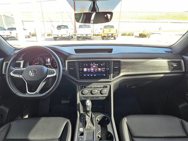 Used 2020 Volkswagen Atlas Cross Sport SE FWD image 19