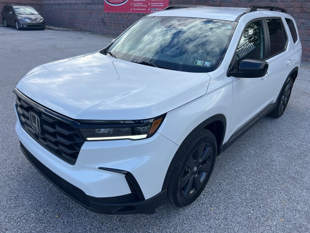 Used 2025 Honda Pilot Sport image 8