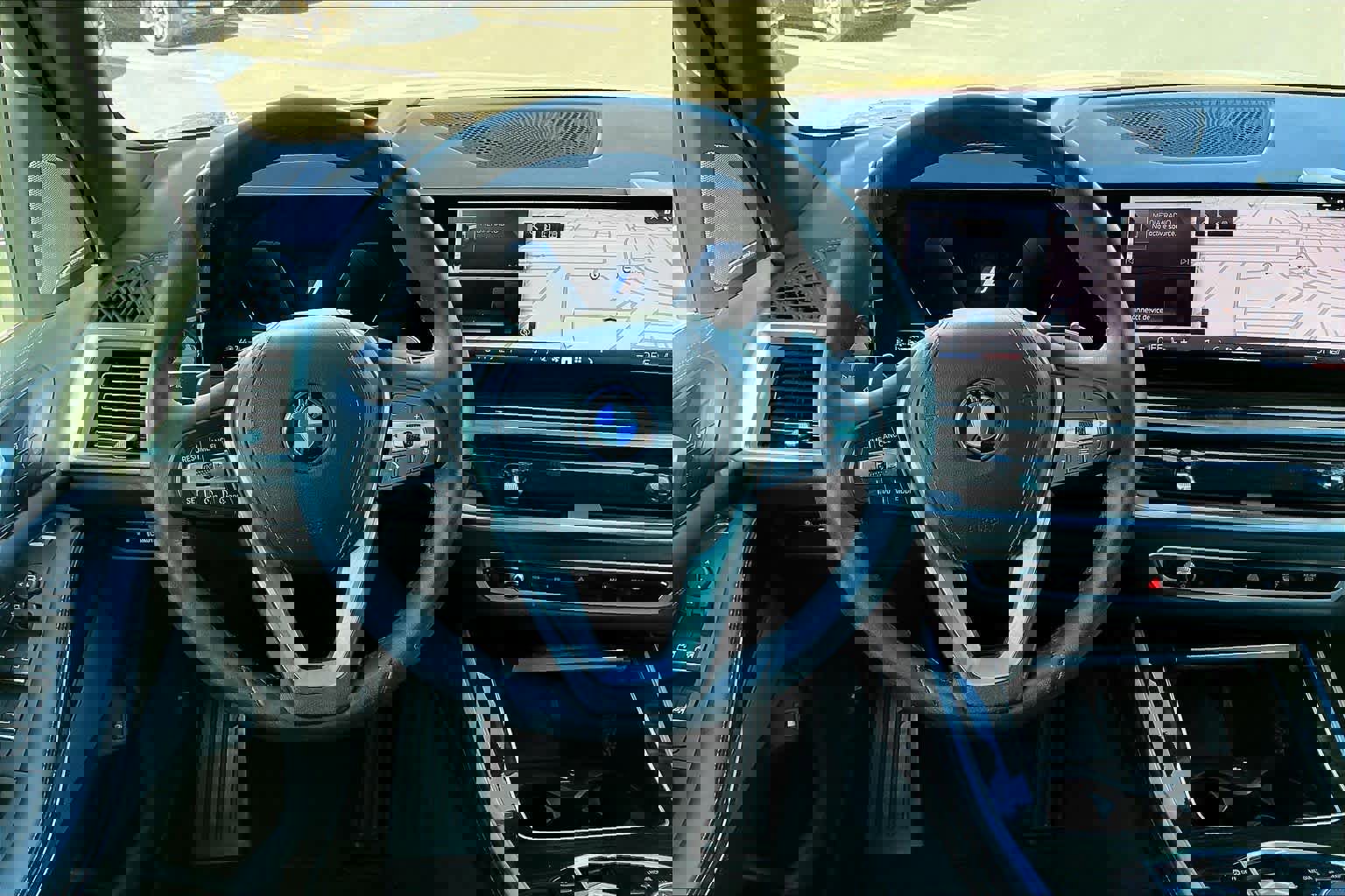 Used 2025 BMW X5 xDrive50e w/ Premium Package image 8