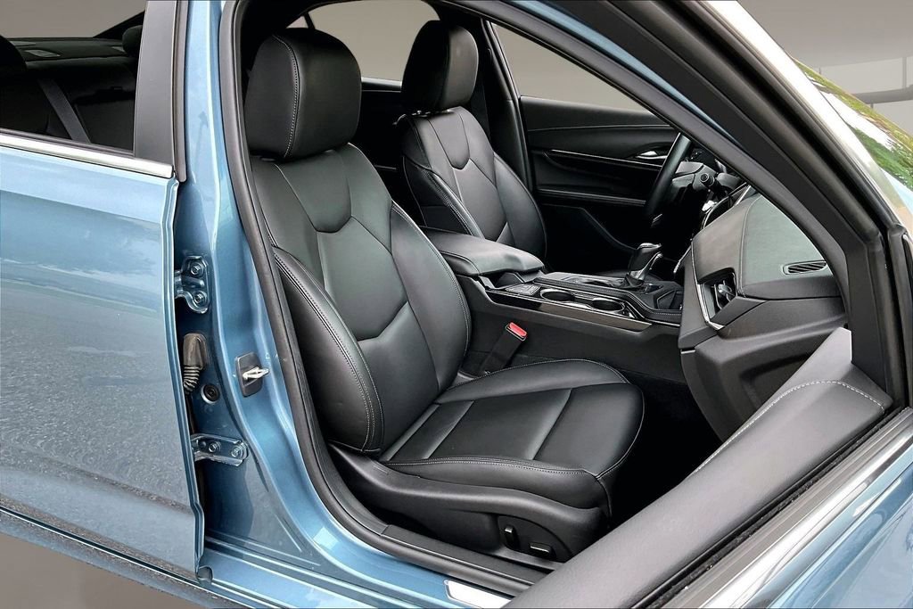 Used 2023 Cadillac CT4 Luxury RWD image 7