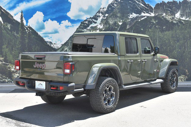 Used 2023 Jeep Gladiator Rubicon w/ Cold Weather Group AWD/4WD image 3